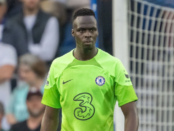 Edouard Mendy menjalani operasi setelah mengalami patah jari