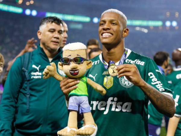 Leeds United Ramaikan Perburuan Gelandang Palmeiras, Danilo