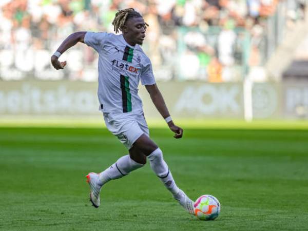 Liverpool Kini Dikaitkan dengan Gelandang Monchengladbach, Kouadio Kone