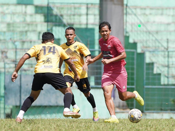 Laga uji coba Arema FC kontra Tanobel FC