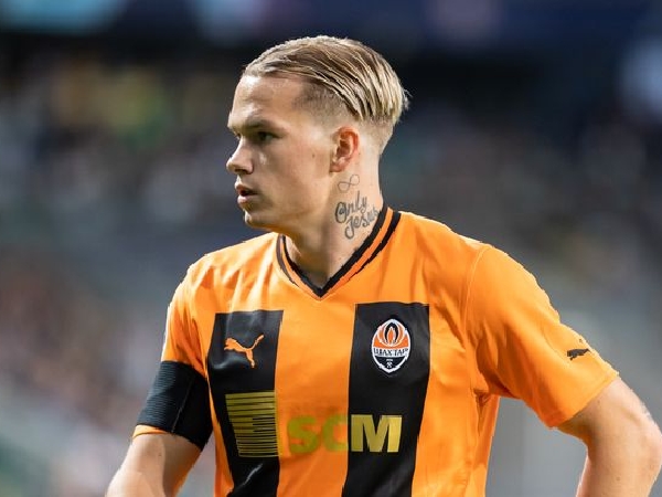 Mykhaylo Mudryk sangat dikaitkan dengan Arsenal