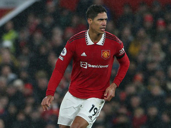 Bek Manchester United, Raphael Varane.
