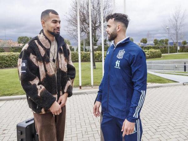 Robert Sanchez dan David Raya disebut masuk dalam incaran Tottenham Hotspur untuk dijadikan sebagai penerus dari Hugo Lloris / via Yahoo UK