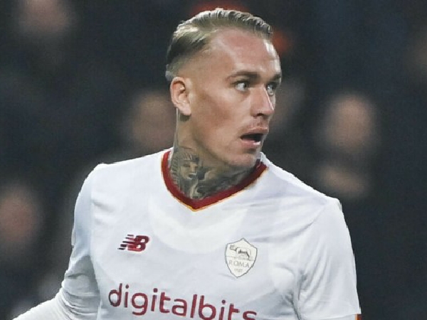 Bek Rick Karsdorp Akan Segera Tinggalkan AS Roma