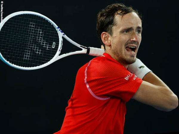 Gugur di Melbourne, Daniil Medvedev terlempar dari peringkat 10 besar