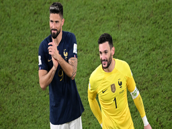 Olivier Giroud mengatakan jika dirinya belum mau mengikuti jejak Karim Benzema dan Hugo Lloris yang pensiun dari Timnas Prancis / via AFP