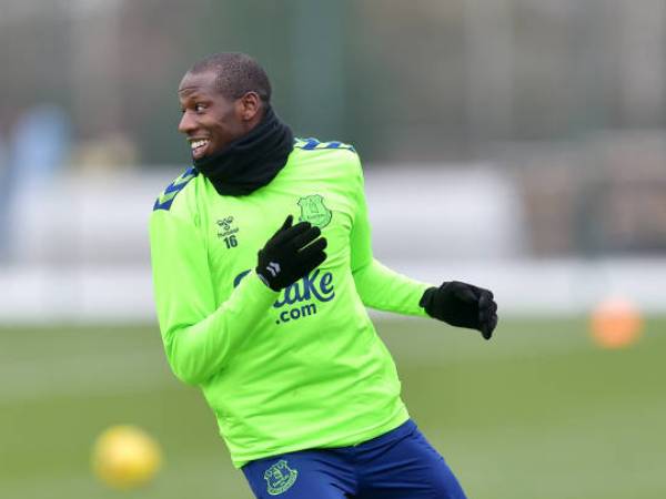 Everton Larang Abdoulaye Doucoure Berlatih, Apa Penyebabnya?