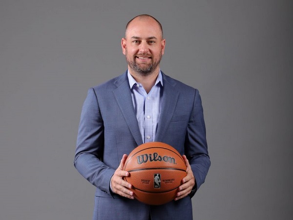 Sacramento Kings beri perpanjangan kontrak bagi Monte McNair.