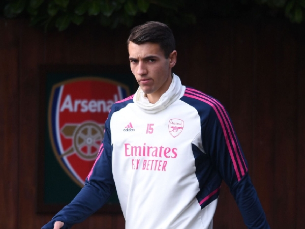 Jakub Kiwior akan menambah kedalaman di lini pertahanan Arsenal