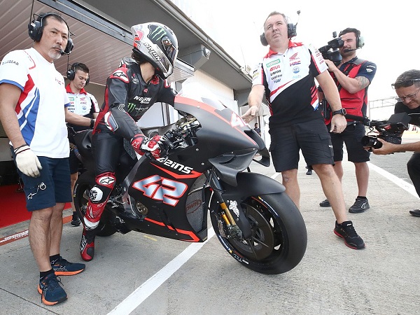 Alex Rins senang bisa bertemu Ken Kawauchi lagi di Honda.