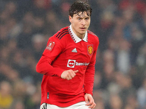 Bek Manchester United, Victor Lindelof.