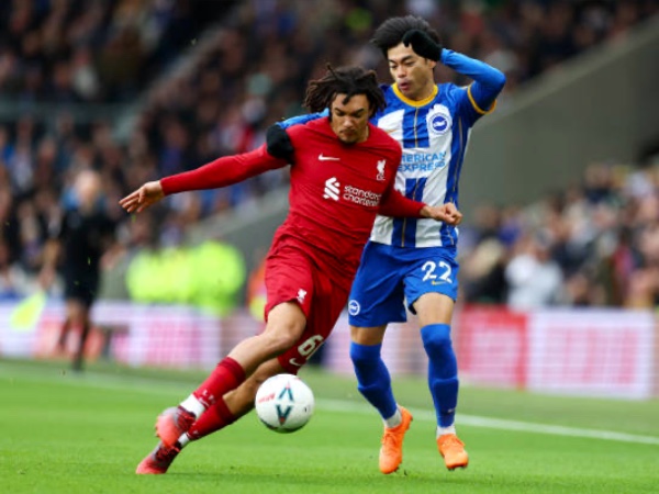 Klopp Tidak Pernah Bosan Bela Trent Alexander-Arnold dari Kritik