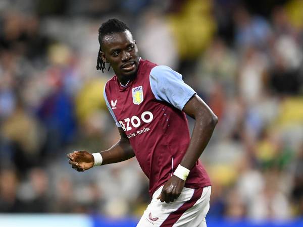Aston Villa Panggil Pulang Bertrand Traore dari Istanbul Basaksehir