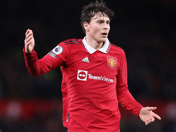 Bek Manchester United, Victor Lindelof.