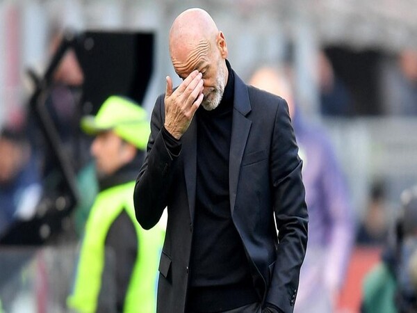 Stefano Pioli baru saja dipanggil oleh petinggi AC Milan, setelah Rossoneri kalah memalukan 2-5 dari Sassuolo akhir pekan lalu (29/1) / via Getty Images