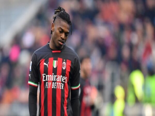 Agen Rafael Leao naik pitam dengan kabar yang menyebut jika kliennya menolak untuk memperpanjang kontrak bersama AC Milan / via Getty Images