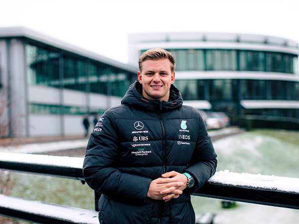 McLaren dapat restu dari Mercedes untuk turut pakai jasa Mick Schumacher.