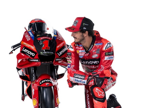 Giacomo Agostini sumringah dengan keputusan Francesco Bagnaia pakai nomor 1.