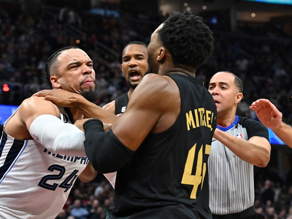 Donovan Mitchell sebut Dillon Brooks telah bermain kasar kepadanya.