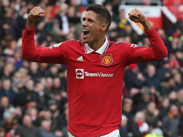 Bek Manchester United, Raphael Varane.