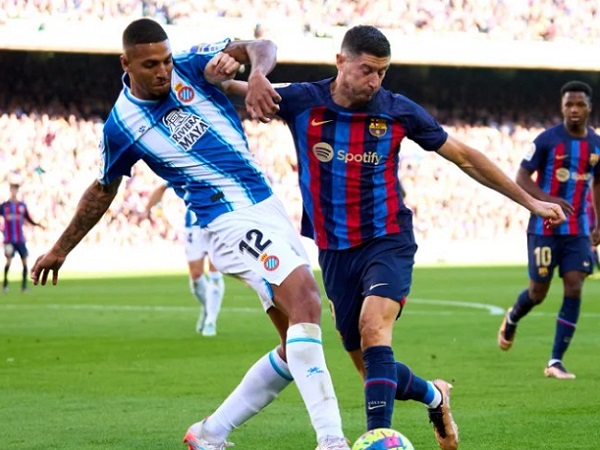 Robert Lewandowski ketika melawan Espanyol. (Images: Getty)