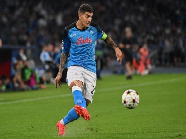 Giovanni Di Lorenzo mengatakan jika musim ini menjadi musim paling terealistis bagi Napoli untuk mengakhiri puasa gelar Serie A yang sudah berlangsung sejak tiga dekade lebih / via Getty Images