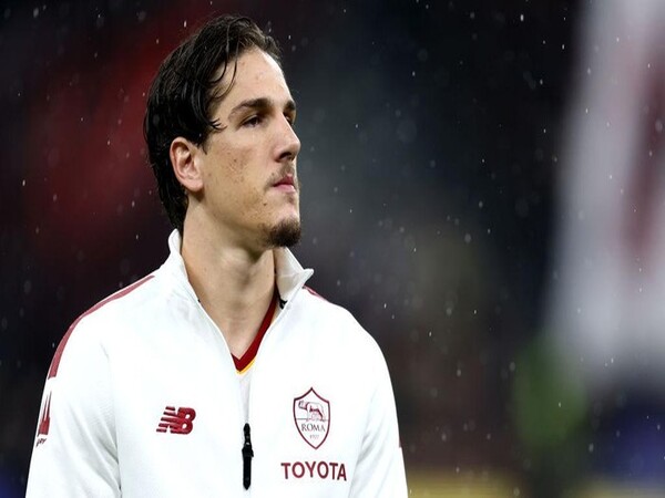Nicolo Zaniolo dilaporkan kini menjadi rebutan Fenerbahce dan Galatasaray, setelah sang pemain menolak untuk memperpanjang kontraknya bersama AS Roma / via Getty Images