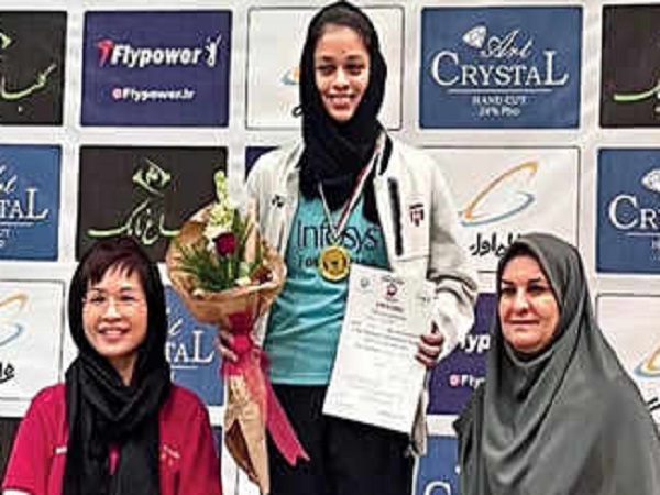 Kontroversi Pemain Putri India Disuruh Memakai Jilbab Saat Penyerahan Medali di Iran