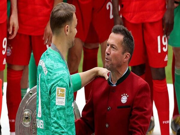 Buntut sikap tak profesional sang kiper, Lothar Matthaus menilai bahwa Manuel Neuer sudah tak pantas untuk menjadi kapten dari Bayern Muenchen / via AFP
