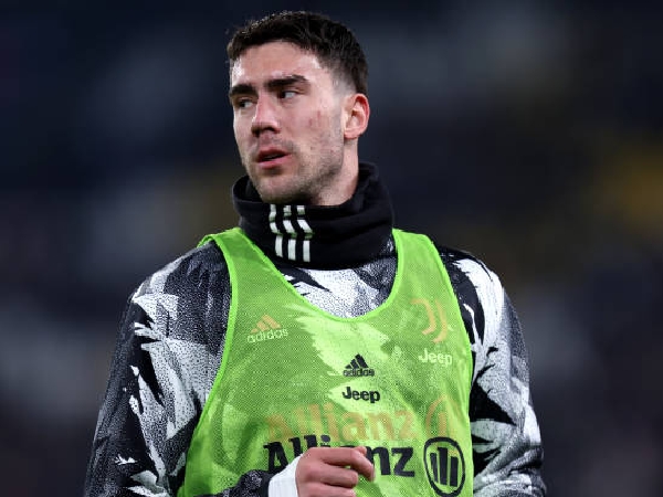 Dusan Vlahovic diperebutkan Arsenal dan Manchester United