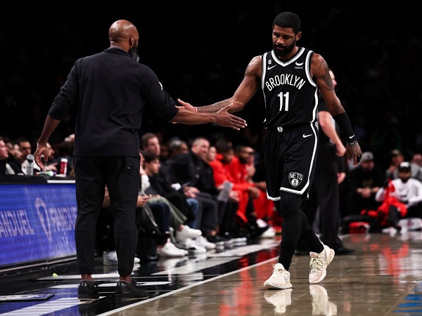 Jacque Vaughn tak mau terbayang-bayang Kyrie Irving.