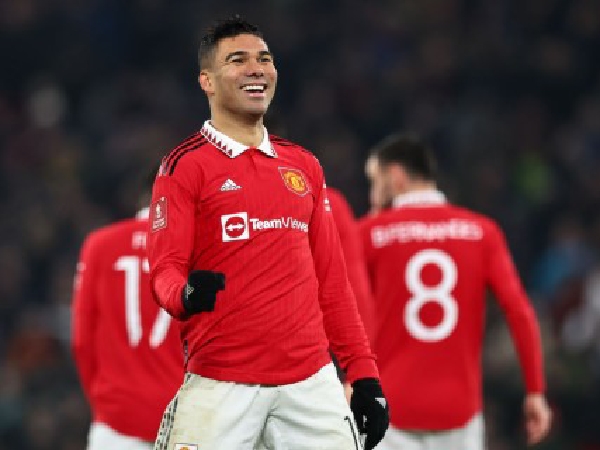 Teddy Sheringham Sebut Casemiro Mirip Roy Keane