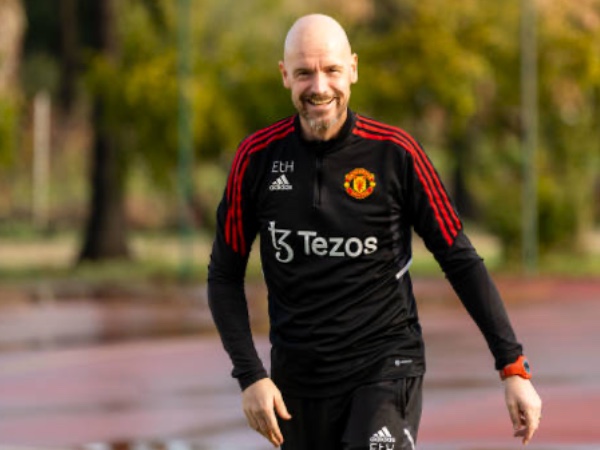 Leeds United Pecat Pelatih, Ten Hag Beri Peringatan Serius