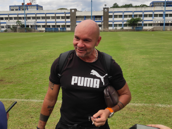 Pelatih kiper Persib, Luizinho Passos