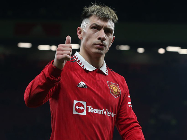 Bek Manchester United, Lisandro Martinez.