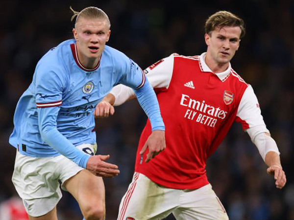 Pemain Manchester City dan Arsenal.