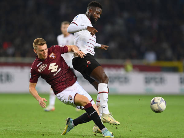 Bek Torino Menarik Minat Liverpool, The Reds Adakan Pembicaraan