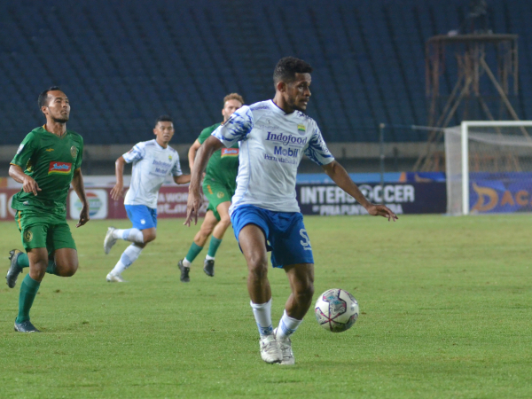Gelandang Persib, Ricky Kambuaya
