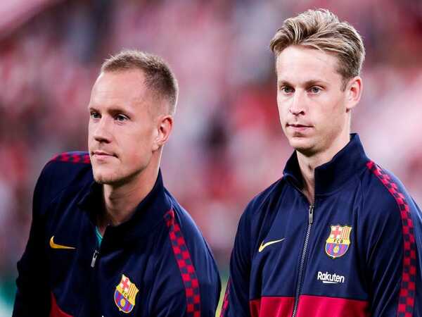 Marc-Andre Ter Stegen mengungkap usahanya dalam mencegah Frenkie de Jong pindah dari Barcelona di bursa transfer musim panas kemarin / via EPA