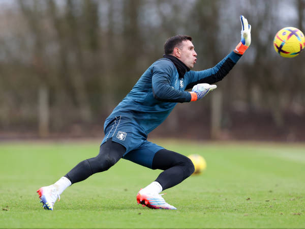 Manajer Aston Villa Kecewa dengan Keputusan Emiliano Martinez