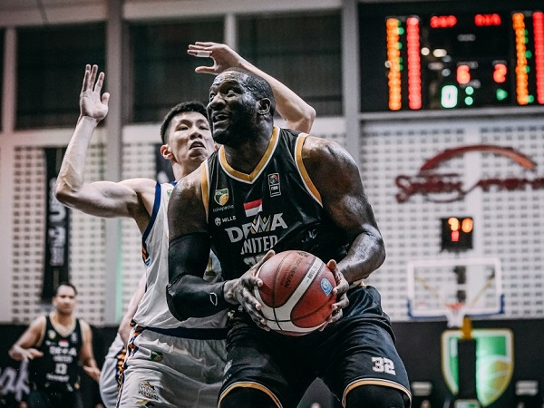 Youbel Sondakh terima kekalahan perdana Satria Muda dengan lapang dada.