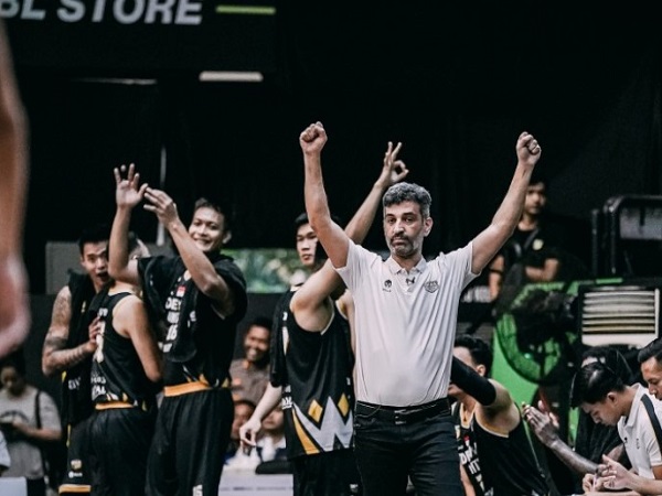 Pelatih Dewa United, Maximiliano Enrique Seigorman. (Images: IBL)