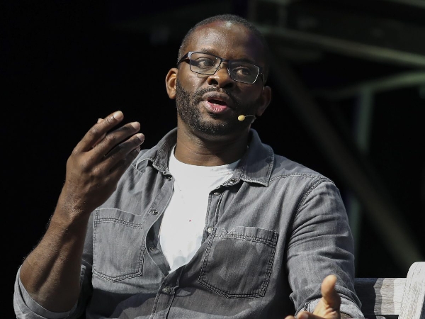 Louis Saha Bicarakan Peluang Transfer Permanen Sabitzer dan Weghorst Ke MU