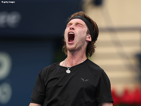 Penuh Perjuangan, Andrey Rublev Kembali Ke Perempatfinal Di Dubai