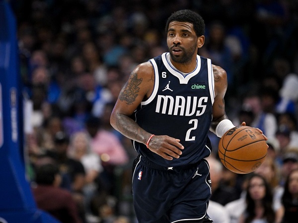 Kyrie Irving enggan pusingkan masalah Doncic versus Booker.