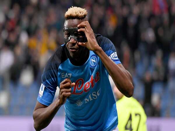Meski punya mimpi untuk bermain di Premier League, Victor Osimhen mengaku jika fokusnya sekarang hanya tertuju bersama Napoli di kompetisi Serie A / via Getty Images