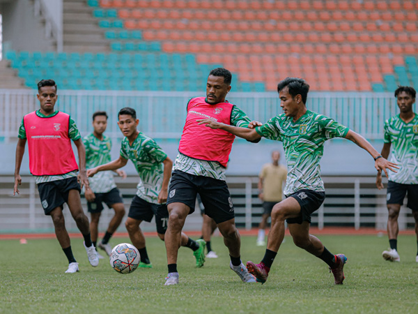 Persebaya Surabaya boyong seluruh pemain terbaiknya ke Banjarmasin