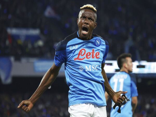 Rio Ferdinand mengaku setuju apabila Manchester United mengejar tanda tangan Victor Osimhen musim panas nanti / via Getty Images