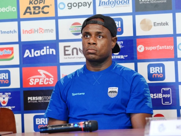 Bek Persib, Victor Igbonefo