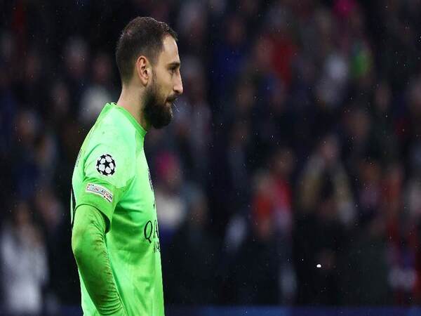 Gianluigi Donnarumma mengaku tak menyesal pindah ke PSG meski mantan klubnya yaitu AC Milan sekarang makin gacor tanpa kehadirannya / via Reuters